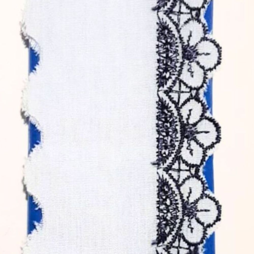 Bordado Inglês Preto e branco e colorido