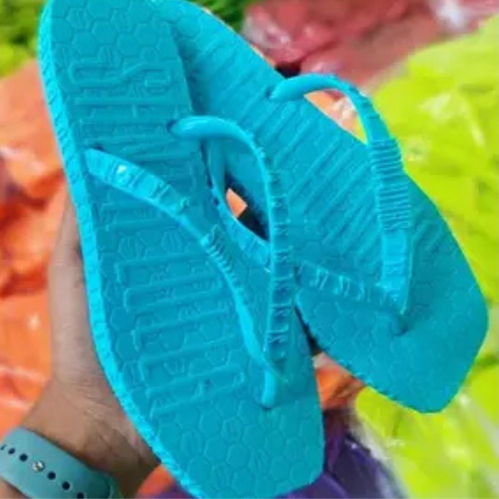 Chinelo Rasteira Neon Ponta Quadrada Verão Conforto