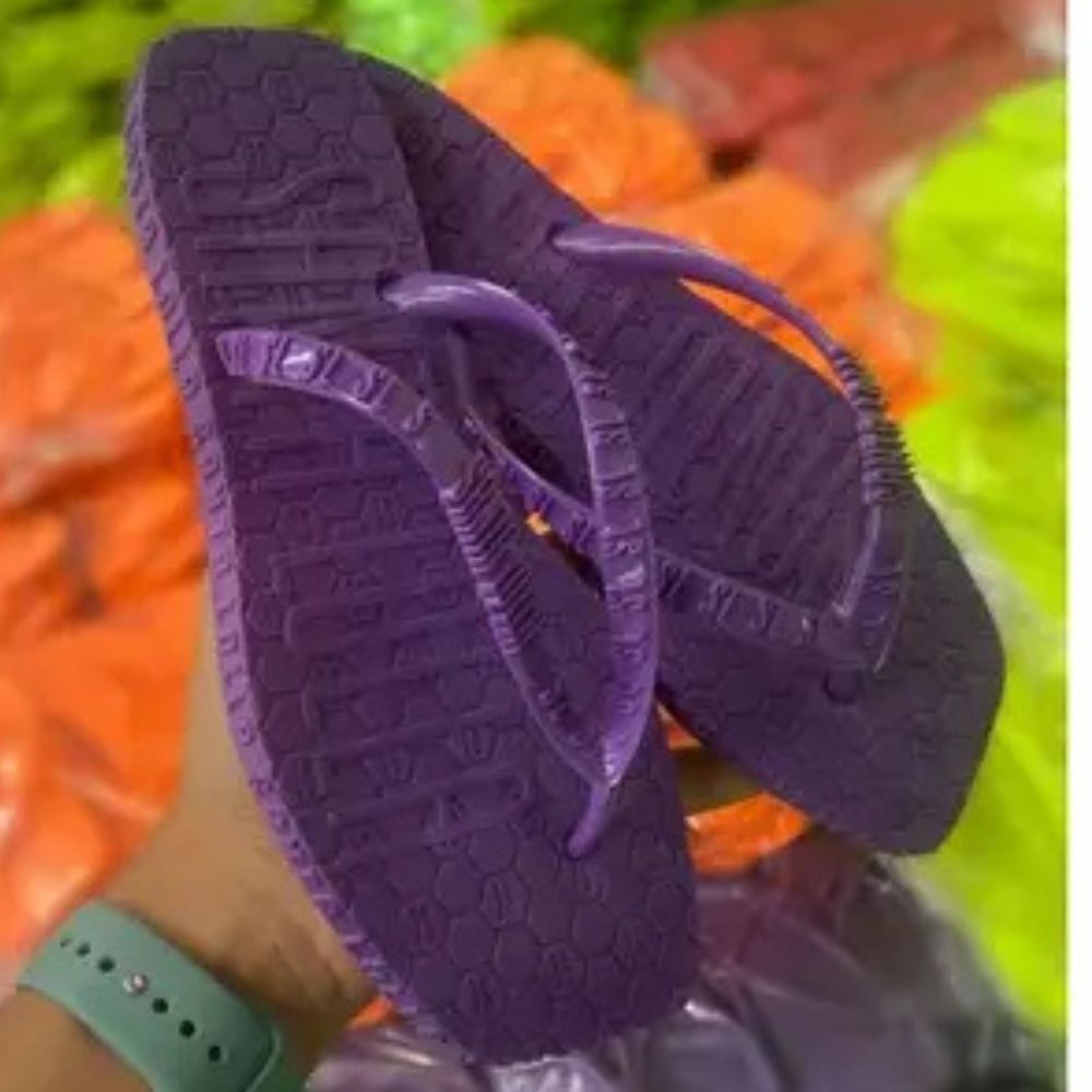 Chinelo Rasteira Neon Ponta Quadrada Verão Conforto