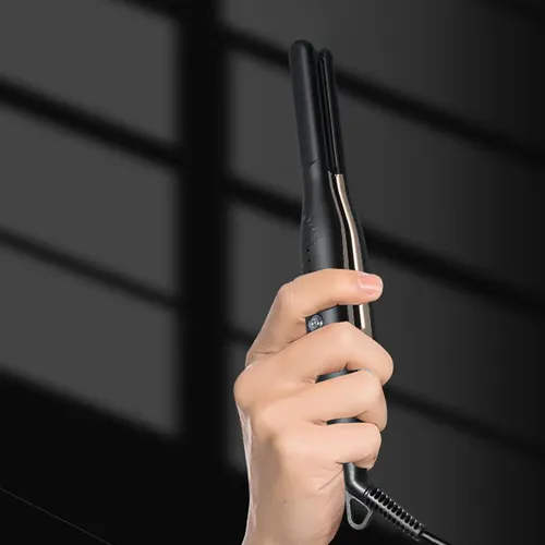 Mini Chapinha Alisadora Para Cabelo Elétrico A686 Cor Preto